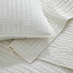 Superior Bella 100% Silk Luxury Premium All-Season Handmade Quilt Set